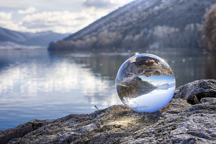 Lensball