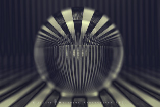 Lensball on stripes ...